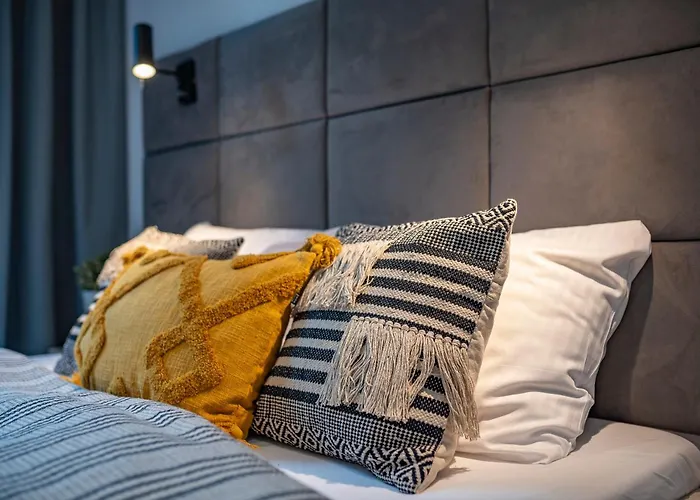 Lux 4 Cieplice Apartment *