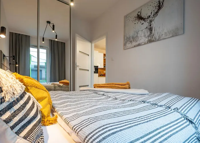 Lux 4 Cieplice Apartment *